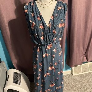 Worn once. Excellent condition. Long, light, sleeveless dress